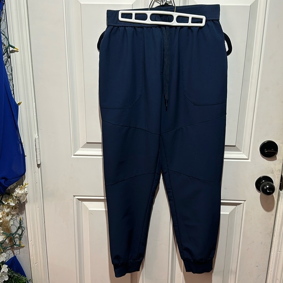 Men’s Russell dri-fit joggers NWOT SIZE 32-34 - Picture 1 of 5